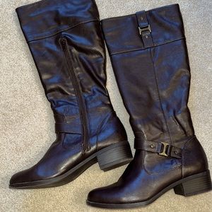 Riding boots